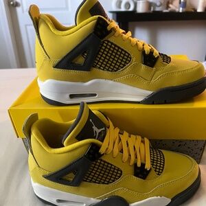 Air Jordan 4 retro gs